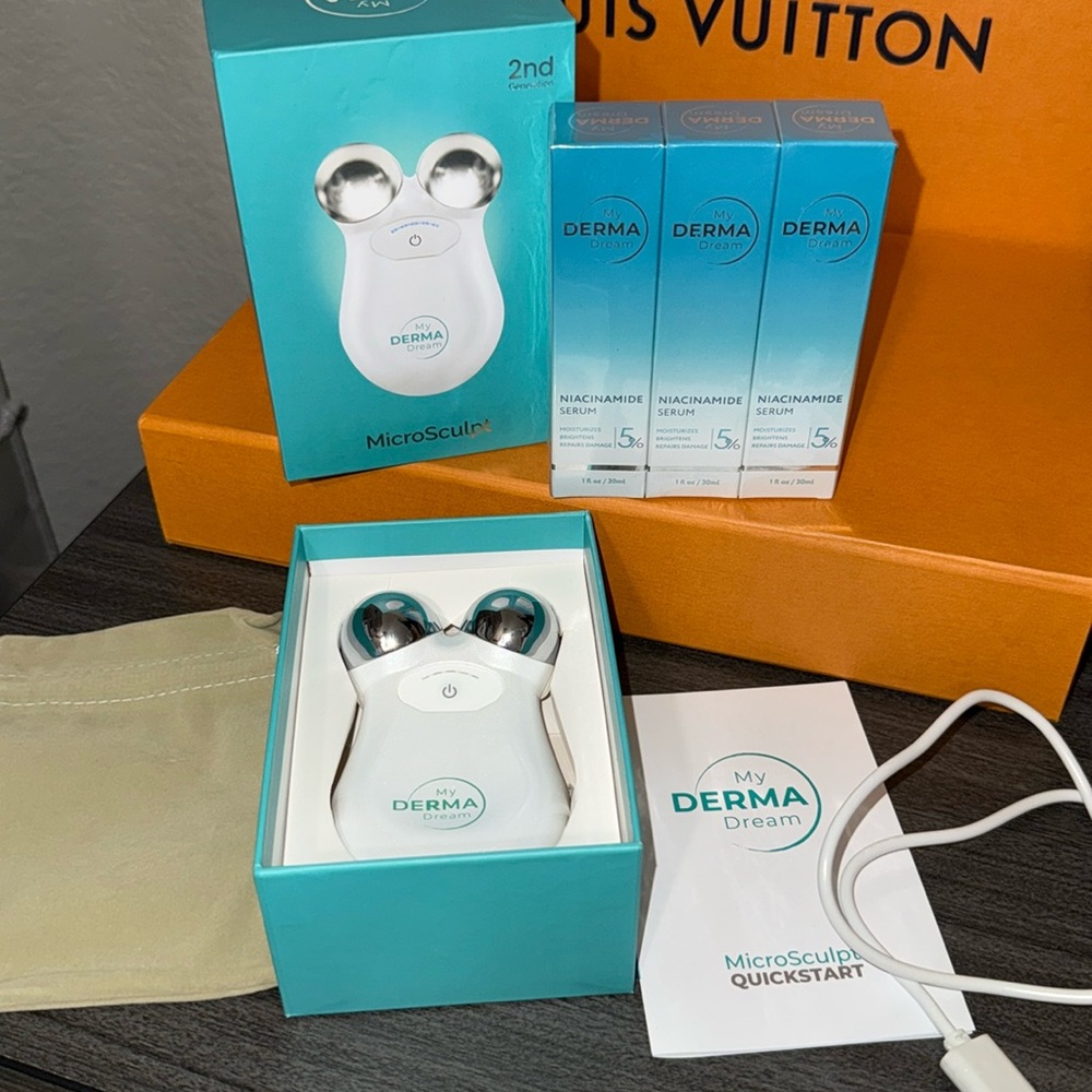 My Derma Dream MicroSculpt machine and serum